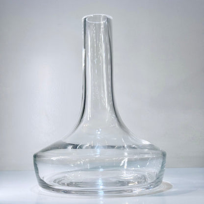 Glasbowl mit Verzierungen