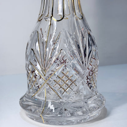 Glasbowl mit Verzierungen